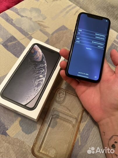 Телефон iPhone XR