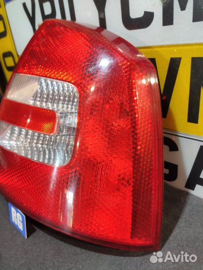 Фонарь правый Skoda Octavia 2 (A5) лифтбек 1.6 BLF