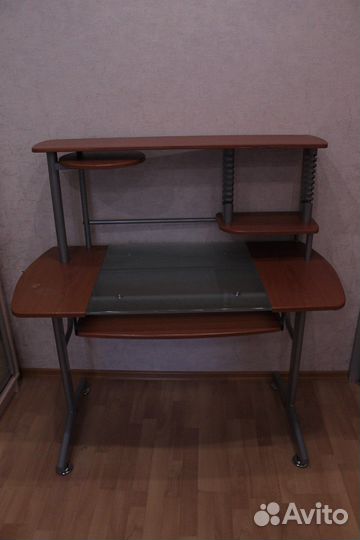 Письменный стол