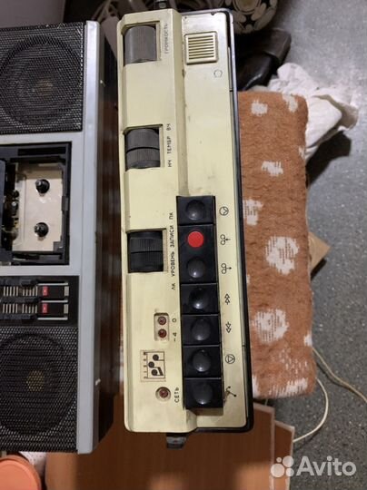 Кассетный магнитофон