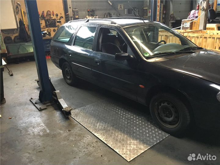 Разбор на запчасти Ford Mondeo 2 1996-2000