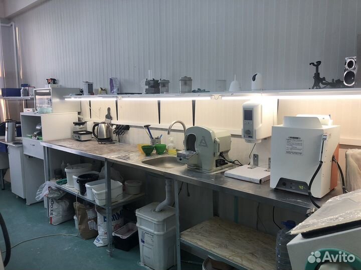 Аренда стола в зуботехнической лаборатории