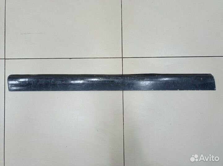 Молдинг двери передней левой Mitsubishi Diamante