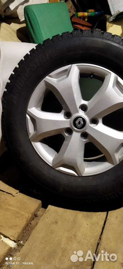 Bridgestone Ice Cruiser 7000S 215/65 R16