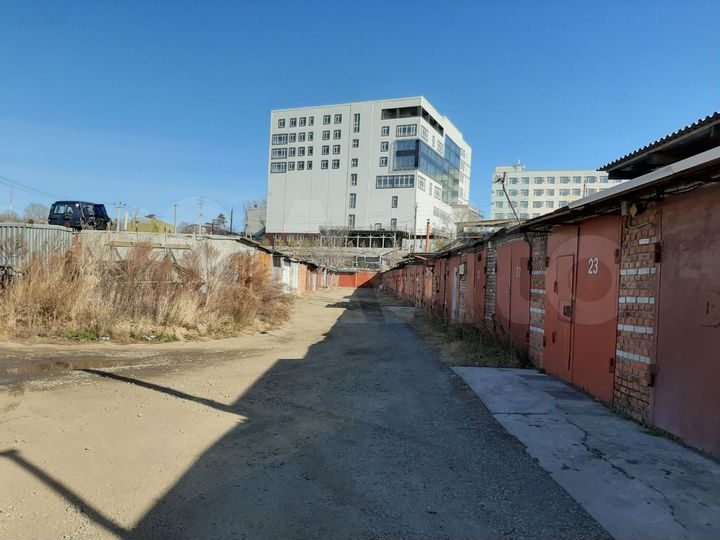 Гараж, > 30 м²