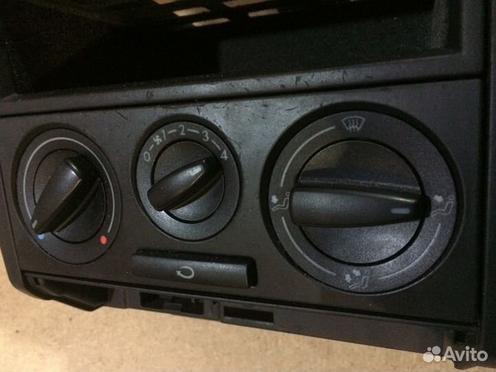 Блок регулировки печки VW Golf 4