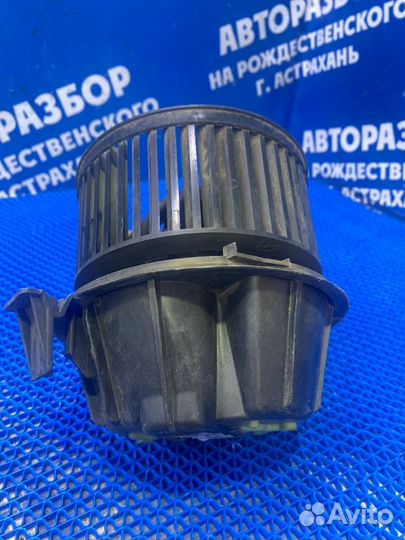 Моторчик печки Renault Logan 1 седан 2008