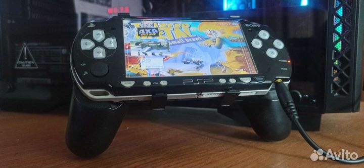 Игровая приставка Sony PSP 2000