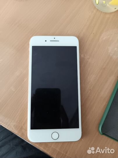iPhone 8 Plus, 64 ГБ