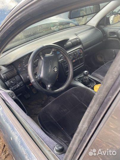 Opel omega B 2,0 разбор