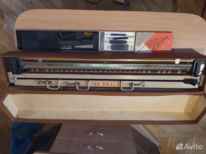 Вязальная машинка Рута