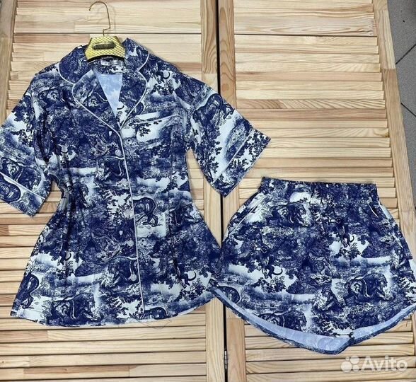 Костюм в пижамном стиле