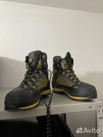 Треккинговые ботинки Lomer