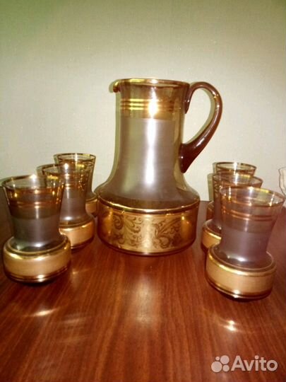 Кувшин и стаканы из богемского стекла