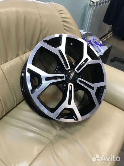 Диск литой Скад KL 318 16 5*114,3 Et 50 60.1