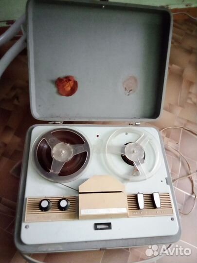 Катушечный магнитофон Чайка 66