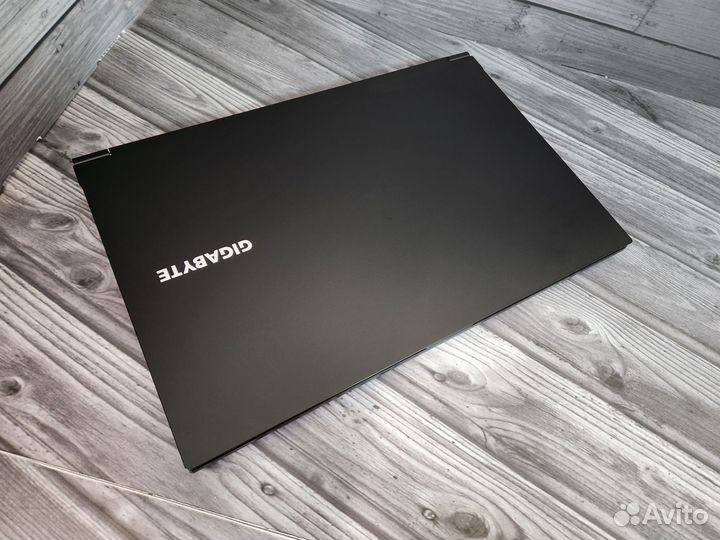 Gigabyte G5 MF Core i5-12500H / 16 / RTX4050