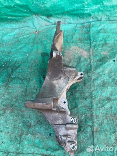 Кронштейн генератора и компрессора Renault Logan