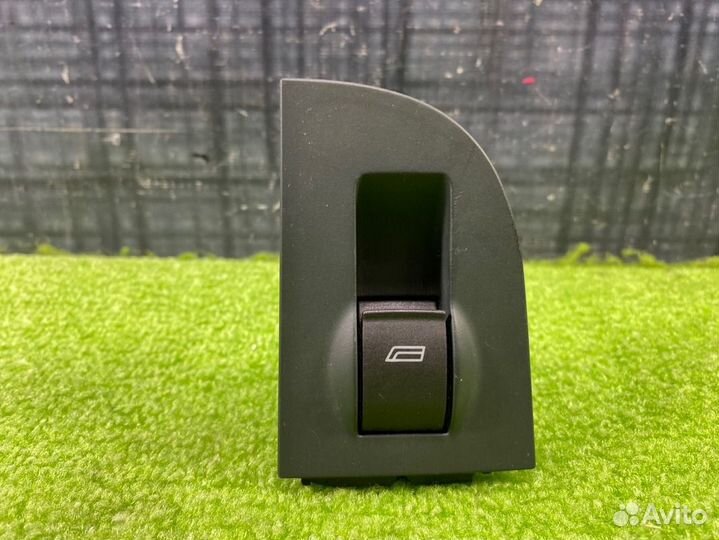 Кнопка стеклоподъемника левая Audi Allroad C5 ARE