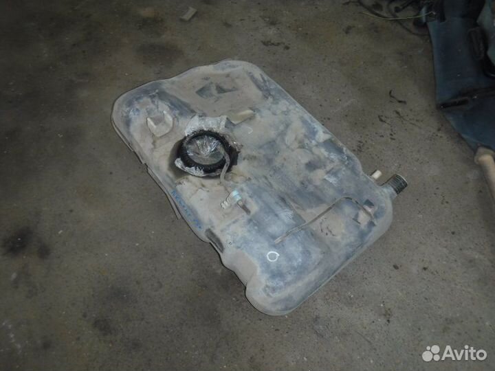 Топливный бак Hyundai Accent G4EC 2007