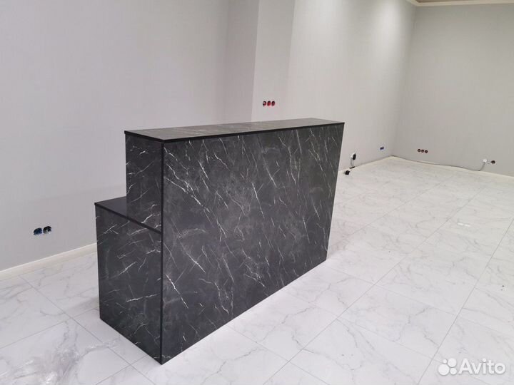 Стойка ресепшн