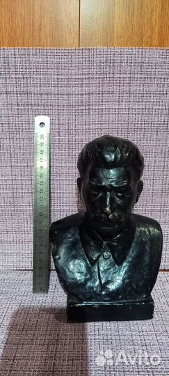 Бюст Сталина