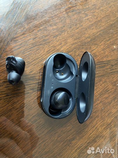 Без проводные наушники samsung o