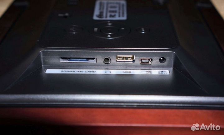 Цифровая фоторамка Ritmix RDF-808W