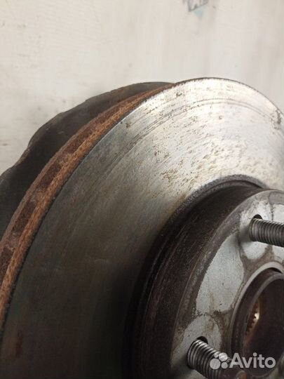 Ступица передняя правая Toyota Noah AZR65 1azfse