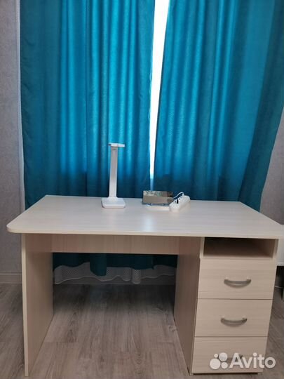 Письменный стол