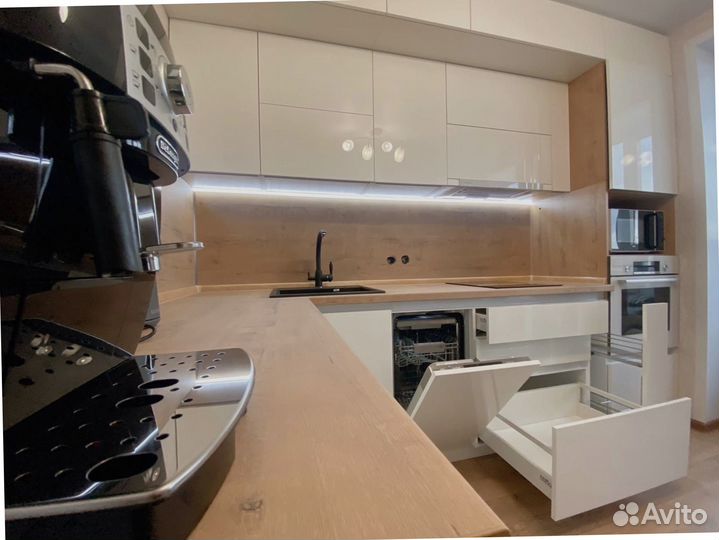 Кухонные гарнитуры на заказ Яркость