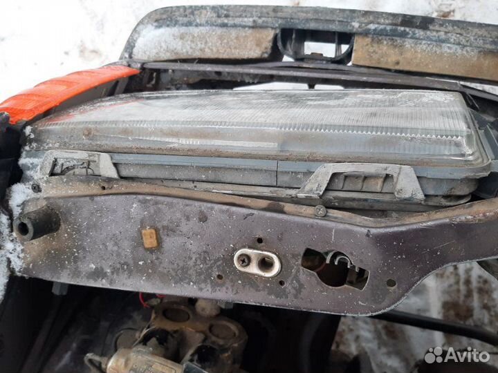 Фара левая Mercedes-Benz W124 M111.960 1993