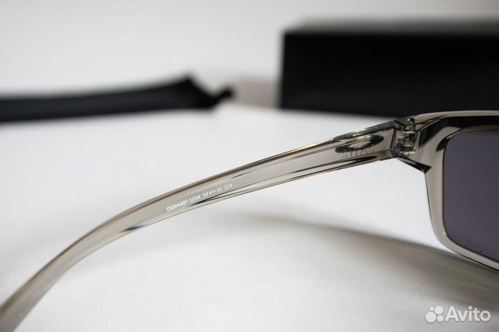 Очки Oakley Sylas