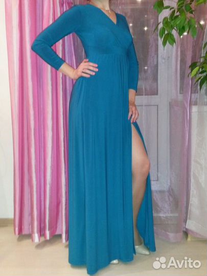 Вечернее платье изумрудное