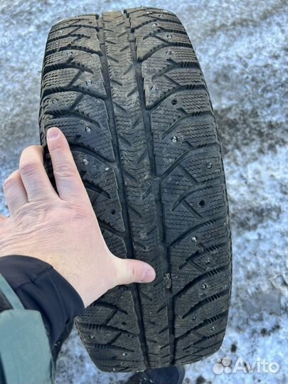 Bridgestone Ice Cruiser 7000 215/65 R16