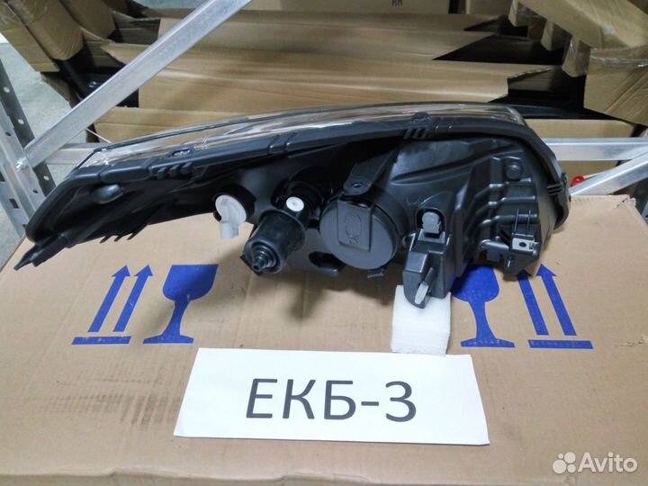 Фара левая Renault Sandero 1 2009-2014