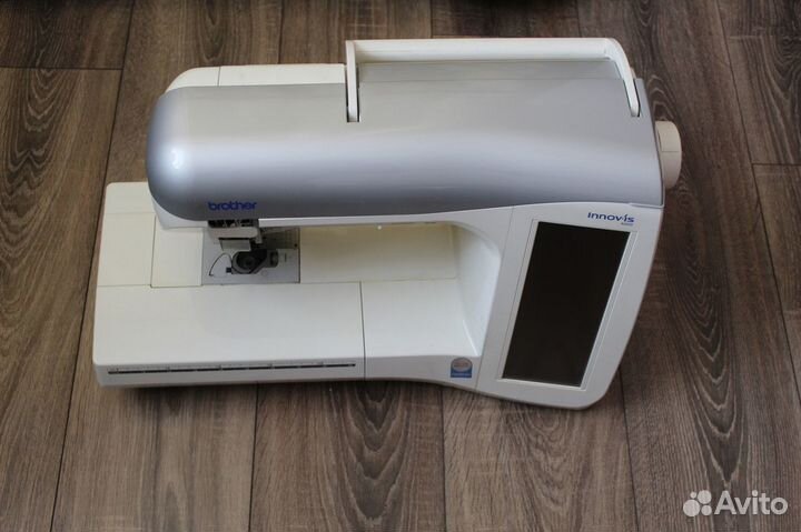 Швейно-вышивальная машина Brother NV 4000
