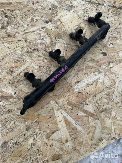 Топливная рампа с Форсунками Skoda Rapid 1,6 CWV