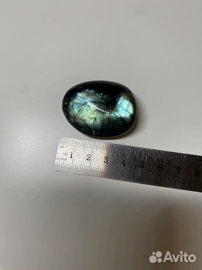 Камень лабрадорит