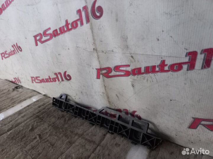 Кронштейн бампера задний правый Kia Rio 4