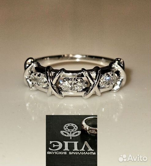 Золотое кольцо с бриллиантами