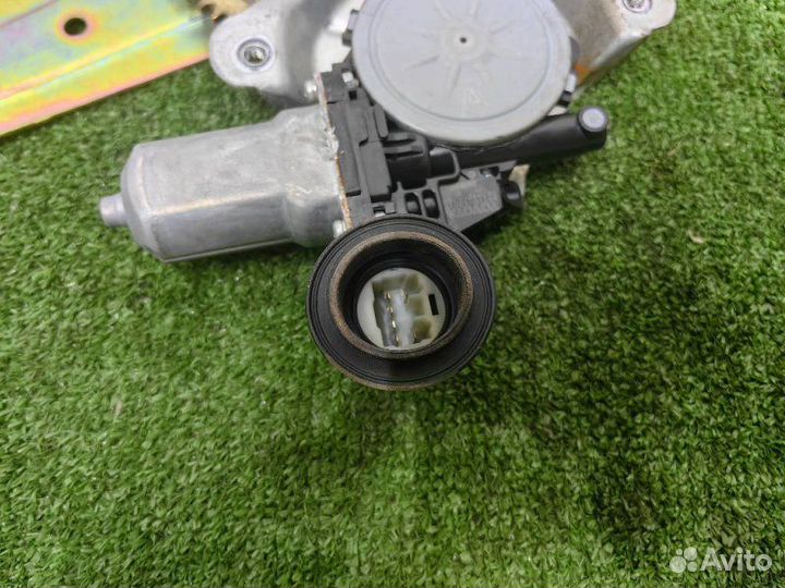 Стеклоподъемный механизм задний левый Toyota Land