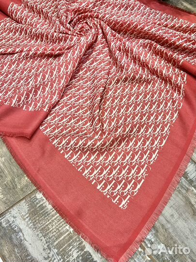 Платок шерстяной Dior красный мягкий тонкий