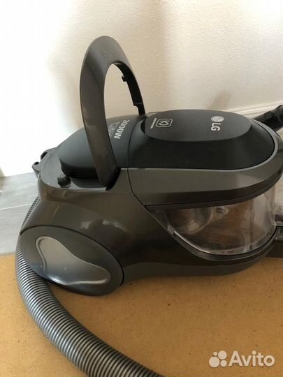 Пылесос LG VK76W02HY