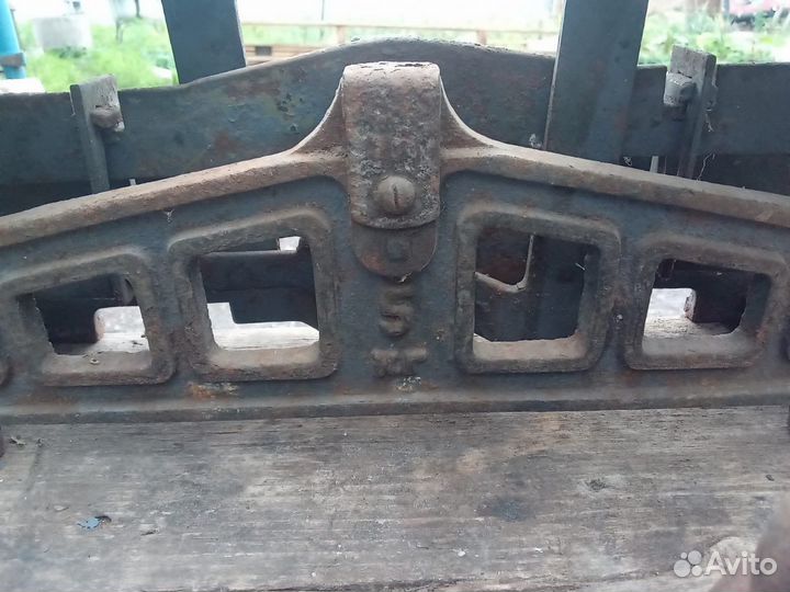 Весы старинные