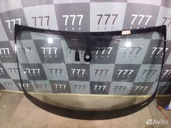 Лобовое стекло Audi Q3 F3 2019- б/у оригинал