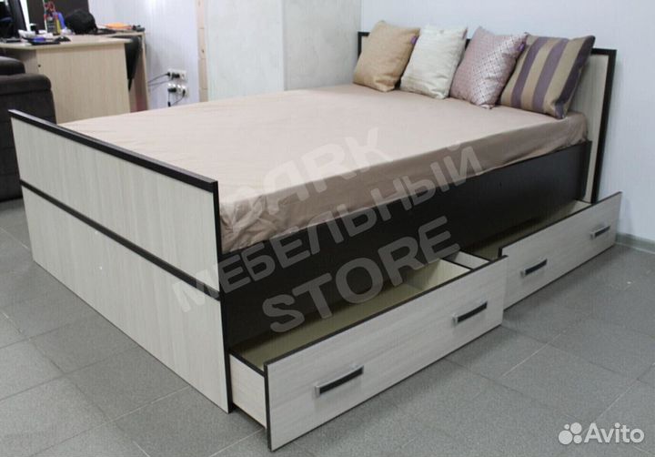 Кровать двуспальная