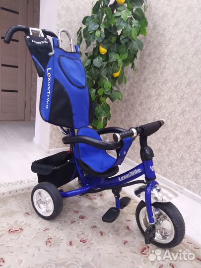 Велосипед детский с ручкой трехколесный