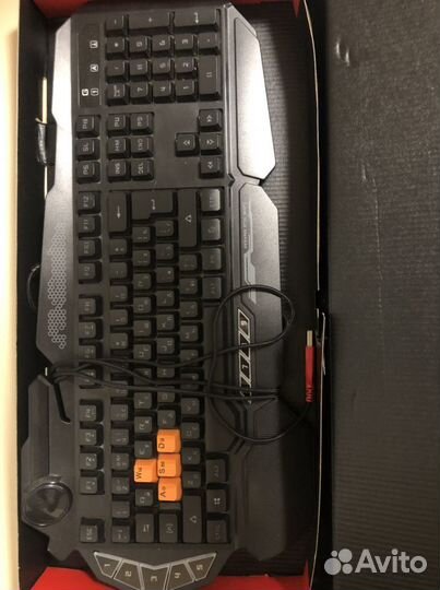 Игровая клавиатура и мышь