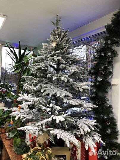 Ель искуственная